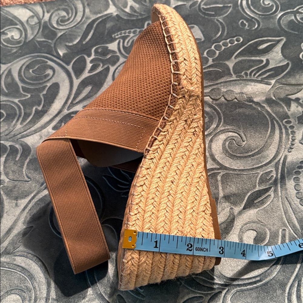 NWT White Mountain Women's Tan Sandals Sz 8 - Picture 12 of 12